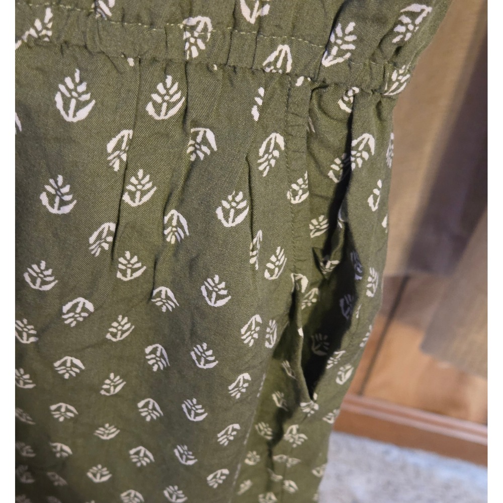 Old Navy Floral Print Romper Womens Size Large Green White Back Keyhole Pockets - Picture 3 of 10